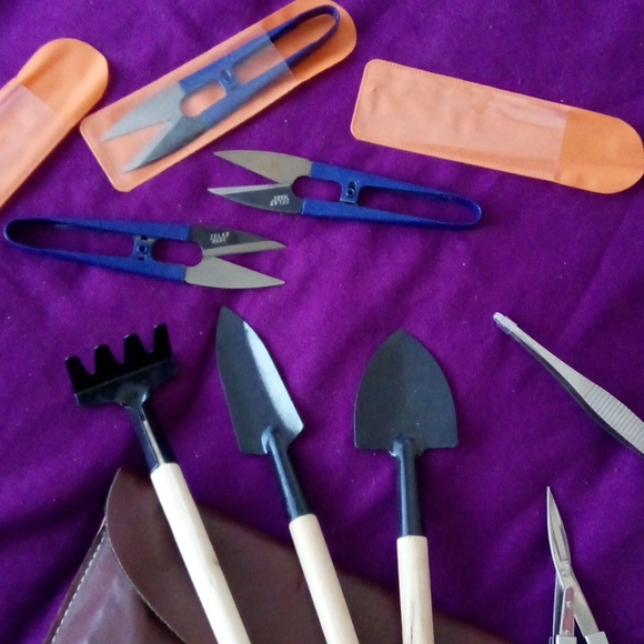 (2 for $30) Garden Pruning Tools. - Picture 3 of 8